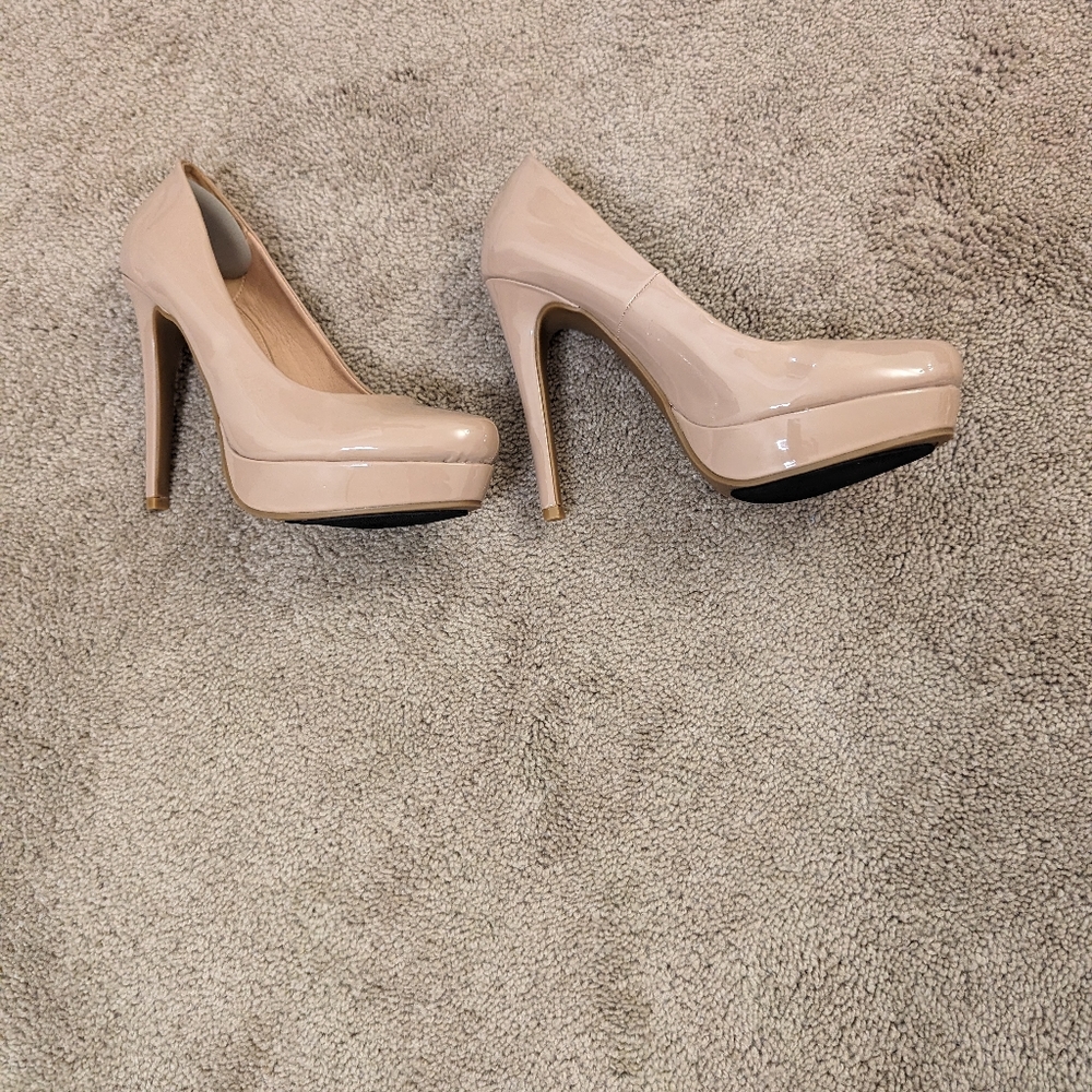 Heels - Picture 3 of 7